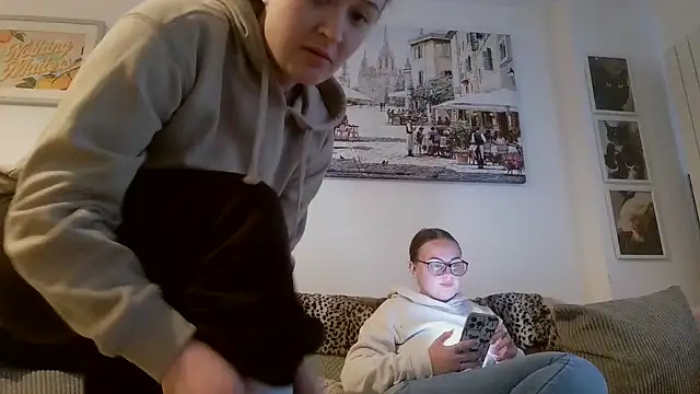 LilyLuck_'s Webcam Show