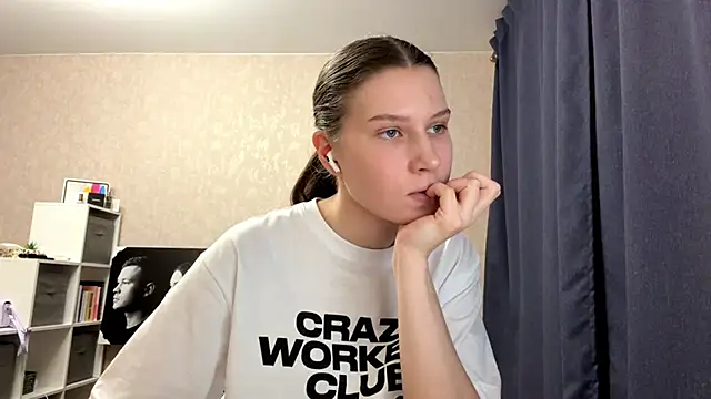 CloudyTubeのライブXXXチャット