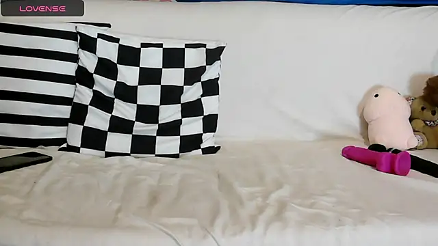 Naughtycandy9: онлайн-секс-чат