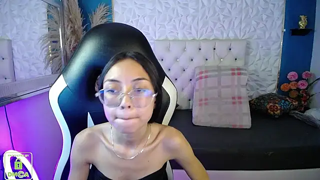 NathaliaSweet_11's Live XXX Chat