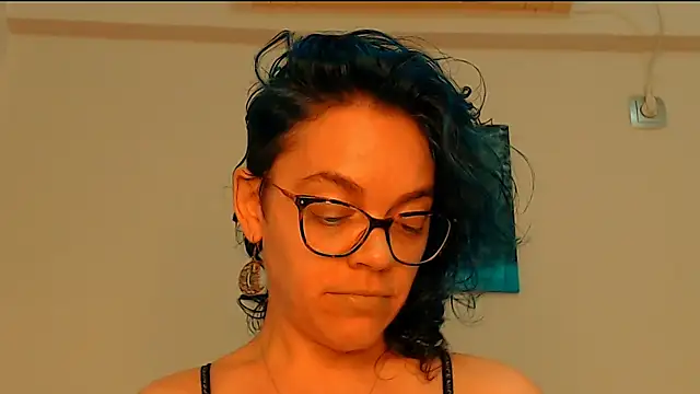 Chat +18 de Ju-Hot ao vivo