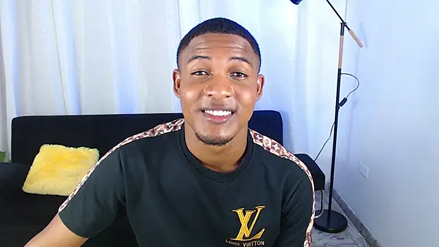 MaxCum18_ Show in webcam