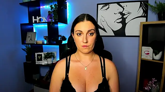 XXX chat uživo modela FUN_AMI
