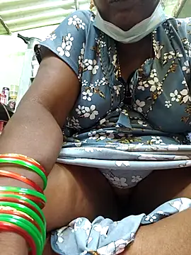 Tamilselviroja- Chat XXX in diretta