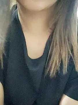 Tanha18 Adlı Modelin Canlı XXX Sohbeti