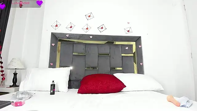 CatleyaSmith élő XXX-chatje