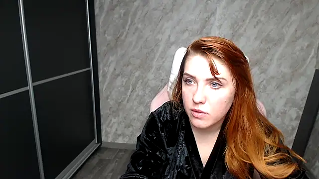 Reginasmilee 即時 XXX 聊天