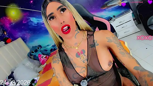 Nella_Dolls: διαδικτυακό σόου στην κάμερα