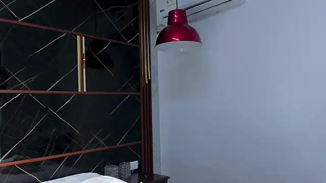 HannyThompson – Naživo XXX chat