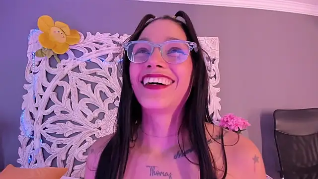 loraineblake Adlı Modelin Canlı XXX Sohbeti