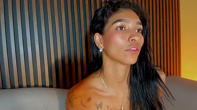 Chat XXX en directo de LauraAristizabal