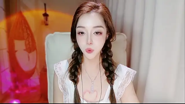 zizi-a's Live XXX Chat