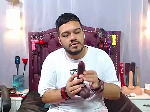 Show modela Stevens-dbs na web-kameri