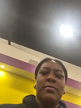 Chatroom XXX en direct de CoCoGoddess_