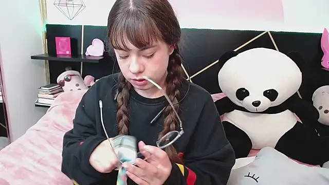 Chat +18 de DanniAbbey ao vivo