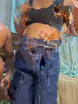 Little-Queen Show in webcam