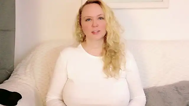 Sarah4you Live XXX-Chat