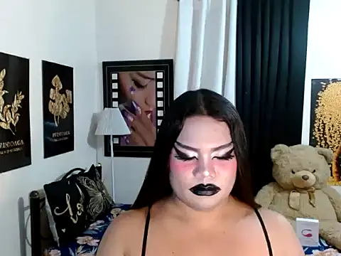 TSbrianaHugeCock's Webcam Show