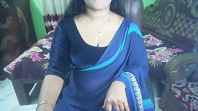 BengaliQueenStar Adlı Modelin Canlı XXX Sohbeti