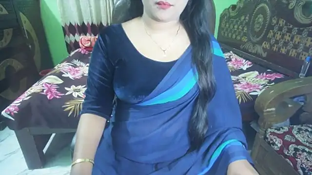 BengaliQueenStar Adlı Modelin Canlı XXX Sohbeti