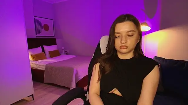 kirastorm_ Adlı Modelin Canlı XXX Sohbeti