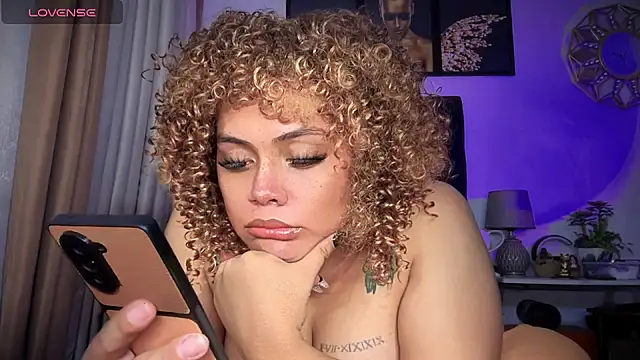 KhimMadness Pertunjukan Webcam