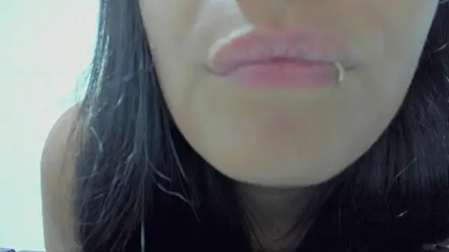 atilanadiaz7 élő XXX-chatje