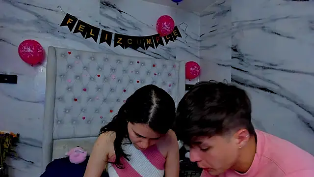 Ari_and_Storm 라이브 XXX 채팅