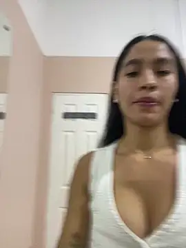 JuliaaVega 即時 XXX 聊天