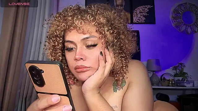 KhimMadnessのライブXXXチャット