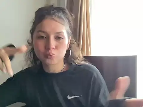 Dreana: онлайн-секс-чат