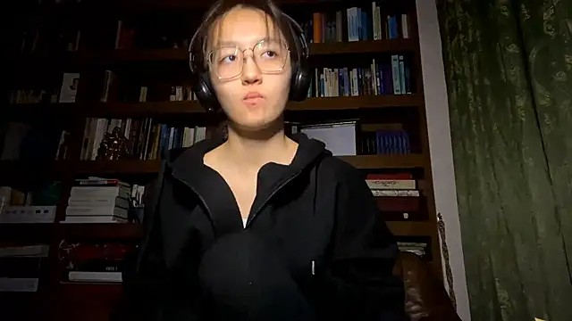 LinaClous' Live XXX Chat