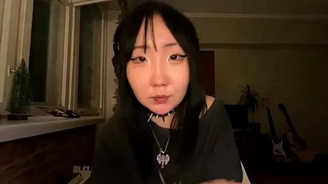 Yunananaa Live XXX Chat