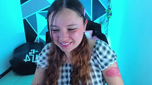 little_emma0のライブXXXチャット