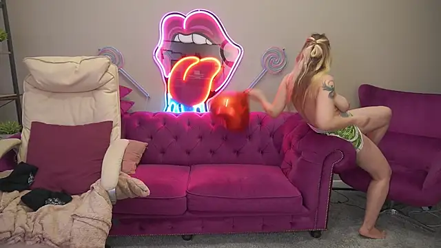 BellaLaPetitのライブXXXチャット