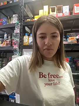 Show modela Andrea_19blonde na web-kameri