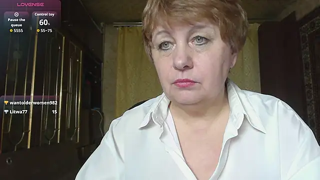 Casey_peach Show Webcam