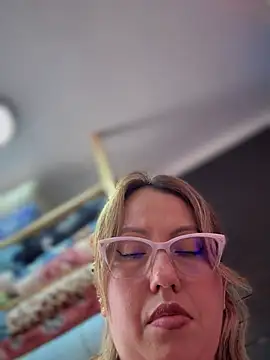 Chatroom XXX en direct de VIOLETA-25_