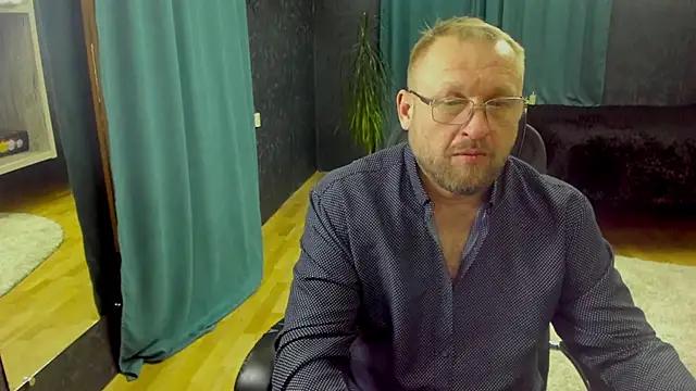 Chat +18 de Grandor_M ao vivo