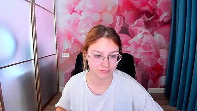 AngelinaLow Obrolan Langsung XXX