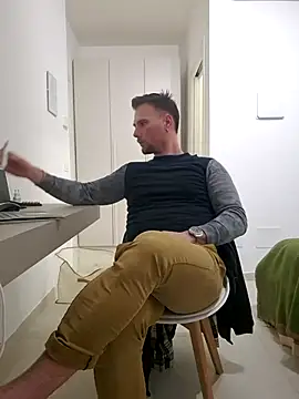 Chat +18 de mrlyuis ao vivo