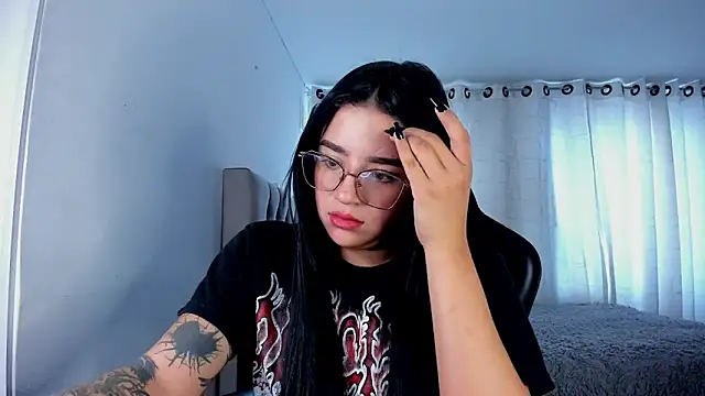 aliice_walker_ লাইভ XXX চ্যাট