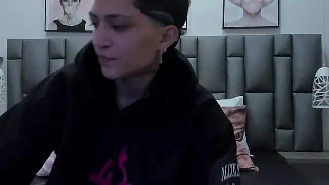 دردشة ZoeKrug الجنسية المباشرة