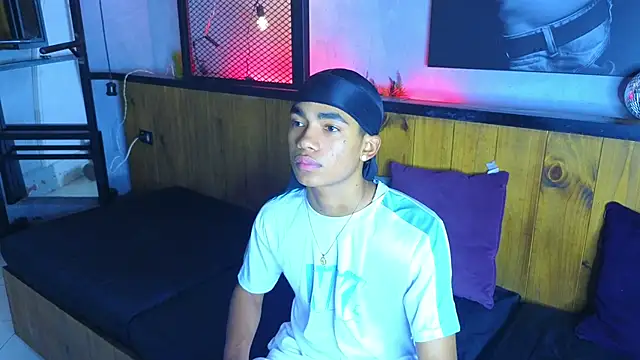 Chat XXX ao vivo de AlanCutee