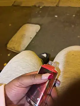 nanaisbackk 现场XXX聊天