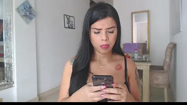 Živý XXX chat divinepleasury