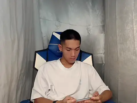 riks_tyler Pertunjukan Webcam