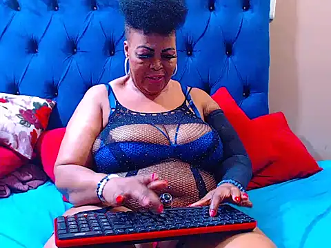 ebonycandy10 Adlı Modelin Canlı XXX Sohbeti