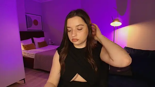 kirastorm_: διαδικτυακό σόου στην κάμερα