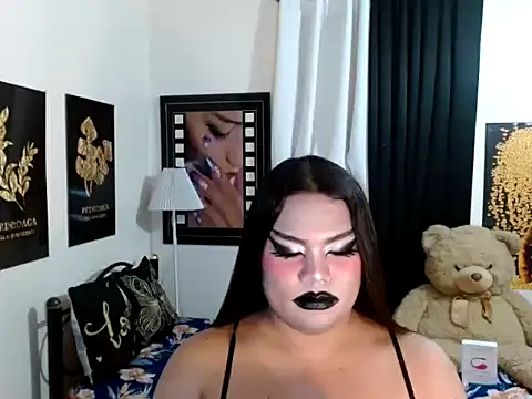 TSbrianaHugeCock Show in webcam